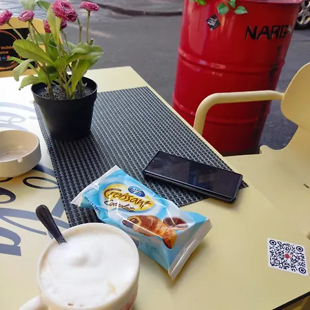 Exotic Couette-café